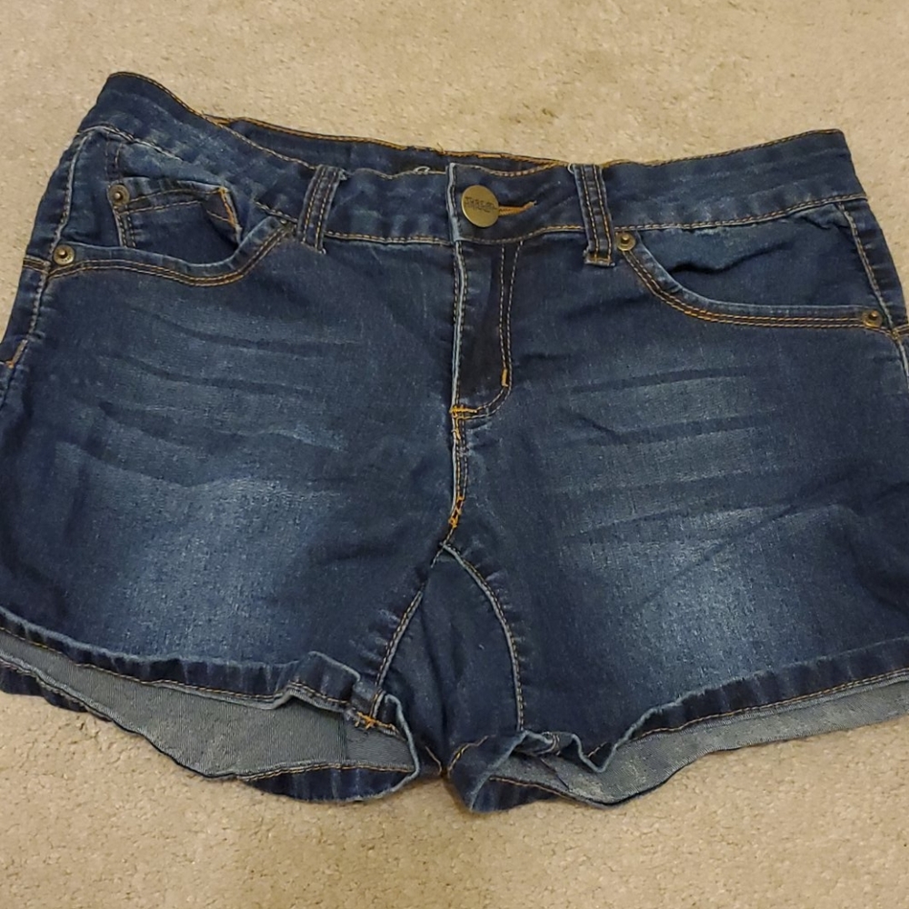 Thread Market jean shorts